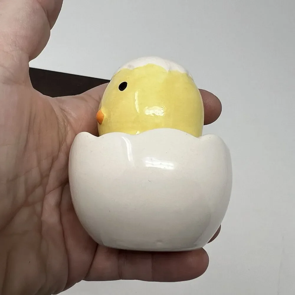 Vintage Pier 1 Chick & Egg Salt & Pepper Shakers Easter Peeps Baby Chick Yellow!